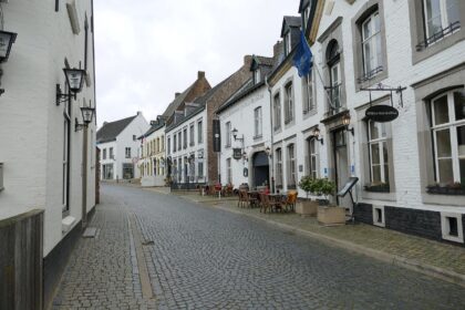 Thorn tips en bezienswaardigheden in wit stadje Limburg